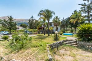 Villa Indipendente Divisibile 8vani220mq + Terreno