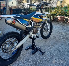 Husqvarna FE 450 (omologato motard)