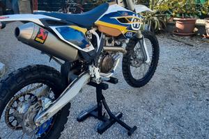 Husqvarna FE 450 (omologato motard)