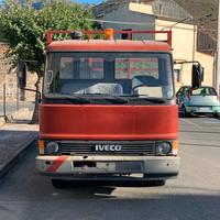 Camion Iveco 50. 10 macchina operatrice -