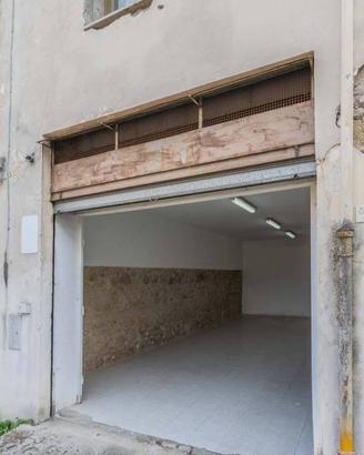 Box / Garage di 42 m² a Castelnuovo di Farfa