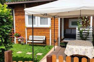 Chalet in legno immerso nel verde