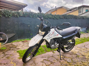 Suzuki DR 125 SM