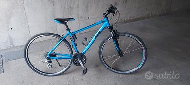 bicicletta ktm da uomo e da donna. 