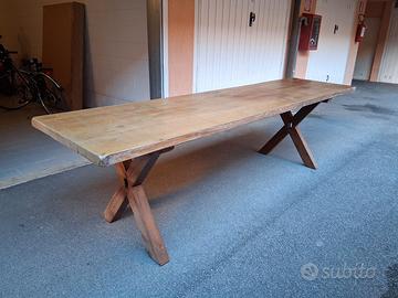 Tavolo in legno massello