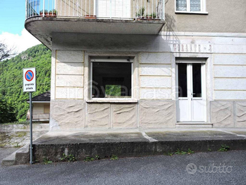 Alloggio ristrutturato con 2 cantine e posti auto