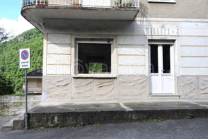 Alloggio ristrutturato con 2 cantine e posti auto