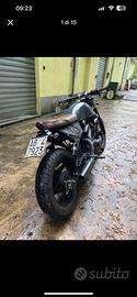 Moto cafe race 250 4 tempi