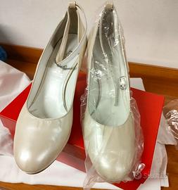 scarpa con tacco elegante