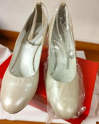 scarpa con tacco elegante