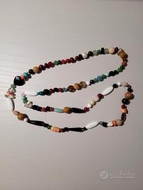 Collana con perle colorate