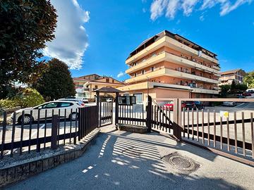 Torrette: Appartamento 110 mq con box di 25 mq