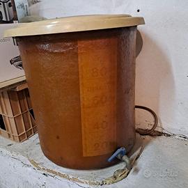 Serbatoio per vino in vetroresina