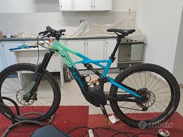 specialized e-bike turbo levo kenevo