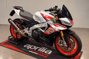 APRILIA TUONO V4 Factory – Speed White  – 3.984 KM