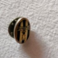 Francobolli e spilla Juve