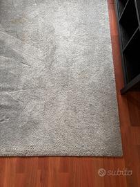 Tappeto pelo corto grigio fumo