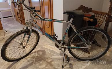Bicicletta mountain bike 26