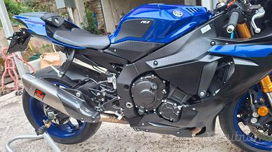 yamaha r1