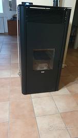 IDROSTUFA A pellet kW 32,4 -wifi