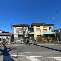 AMPIA PORZIONE DI BIFAMILIARE TRICAMERE FRONTE ...