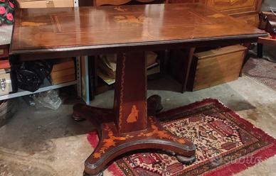 TAVOLO INTARSIATO FINE '800 - legno di noce