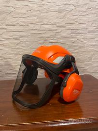 Casco da lavoro in bosco