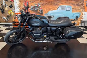 Moto Guzzi V7 II Stone