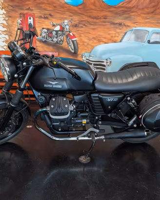 Moto Guzzi V7 II Stone