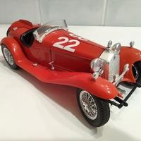 Modellino Alfa Romeo 2300touring(1932) BBurago1:18