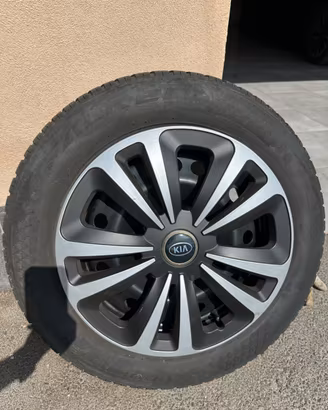 Pneumatici invernali 205/60R16 completi di cerchi