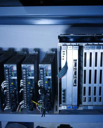controllo numerico cnc computer driver azionamento