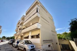4 LOCALI A MONOPOLI