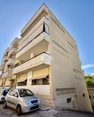 4 LOCALI A MONOPOLI