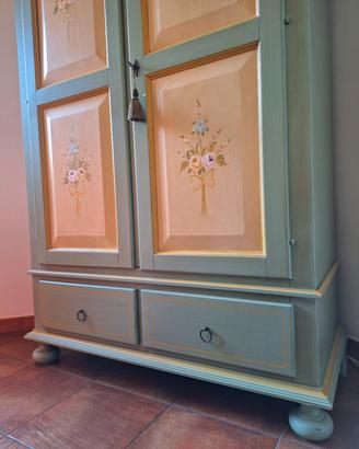 Armadio in Legno decorato