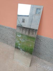 Specchio rettangolare con decorazioni 