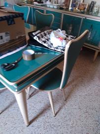 stanza da pranzo vintage della ditta Mascagni