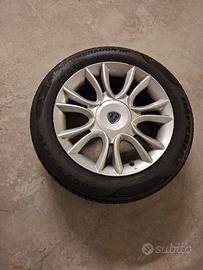 Ruote complete con cerchio in lega originali 