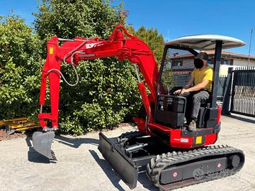 E261 - ESCAVATORE KOBELCO 30 Q SK30