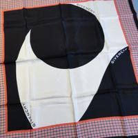GIVENCHY Sciarpa Foulard Nuova Seta - RRP 415€