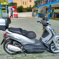 Piaggio Beverly 250