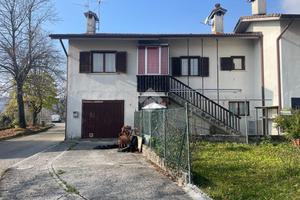 CASA SEMINDIPENDENTE A LUSEVERA