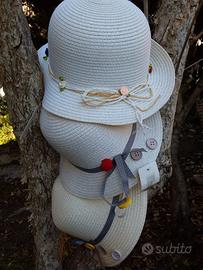 Tre cappelli in paglia da bambina nuovi
