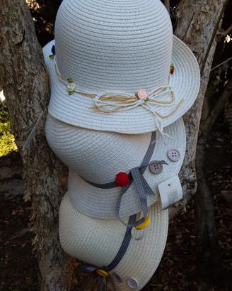 Tre cappelli in paglia da bambina nuovi