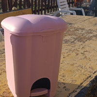 Cestino rifiuti raccolta differenziata pedale rosa