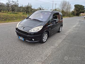 Peugeot 1007 1.4 Happy
