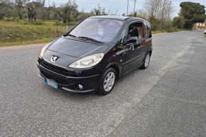 Peugeot 1007 1.4 Happy