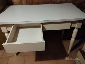 Tavolo per cucina bianco no sedie piano cottura