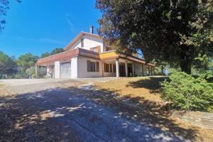 Villa di 683 m² con più di 5 locali e box auto dop