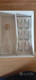 bottiglia liquore con 6 bicchierini